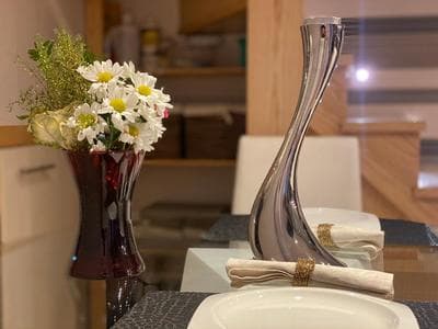 2-bed with private patio, both en-suite