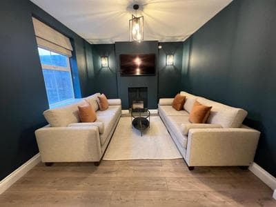 Luxury Cromer cottage with hot tub & log burner in Town