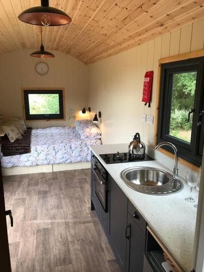 Sunset Shepherds Hut