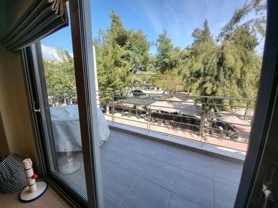 Cozy apartment in front of the park
