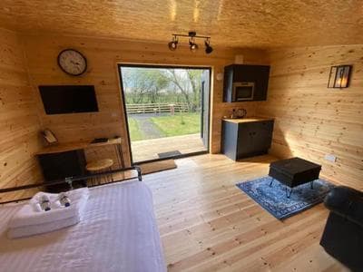 Lakeside Lodge