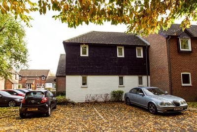 Central studio in quiet area in Newbury, self check-in
