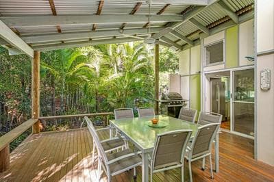 2 Naiad Court Rainbow Shores. Walk to beach. Pets welcome. Wifi