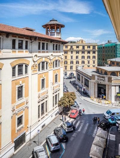 Sunny flat near Villa Borghese