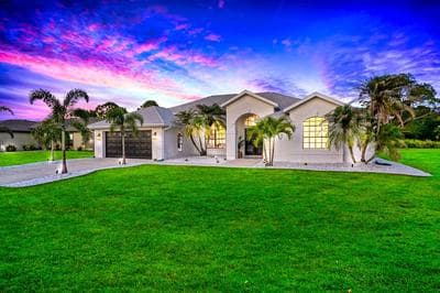 Exquisite 4-Bedroom Villa with Heated Pool Sarasota Area