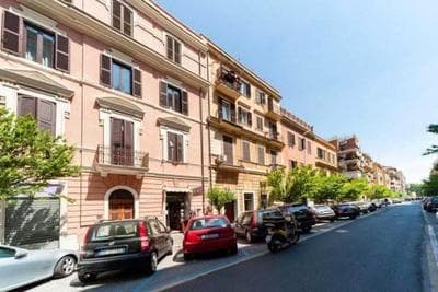 Modern Apartment near Rome City Centre 90 m² with Balcony