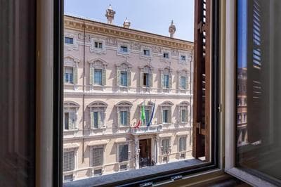 Navona View