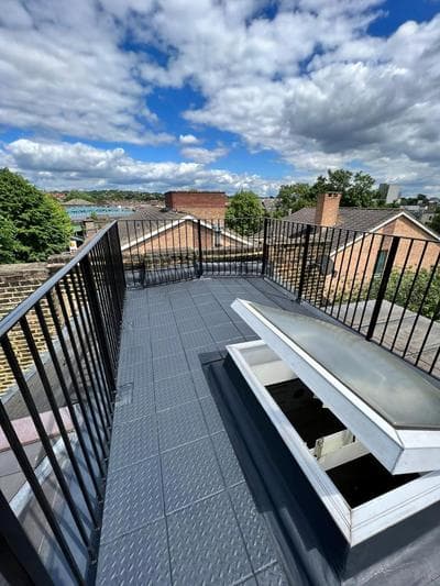Lovely 2 Bedroom Flat with Roof Terrace in London NW6