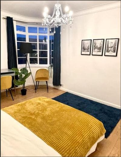 Luxury 3 bedroom 3 and a half bathroom flat in Swiss Cottage
