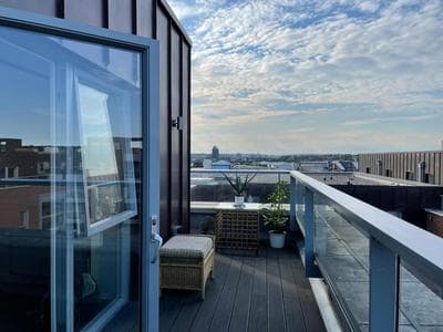 Modern & Spacious Penthouse in North London