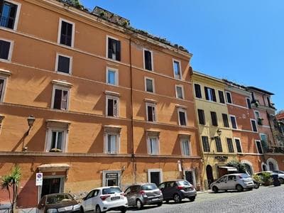 Giulia Apartment in Trastevere