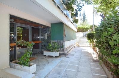 A spacious minimal apartment at Chalandri