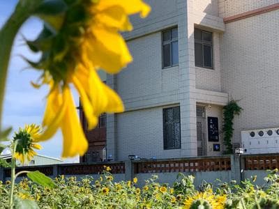 Three-night homes