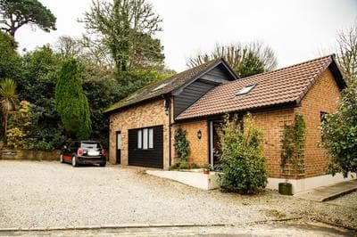1 Bedroom studio with free parking