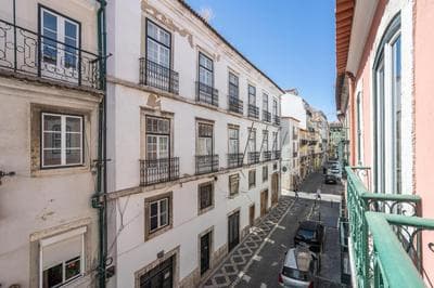 Hip & Renovated T.M. Flat in Bairro Alto