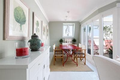 Lovely two bedroom flat with patio in Notting Hill