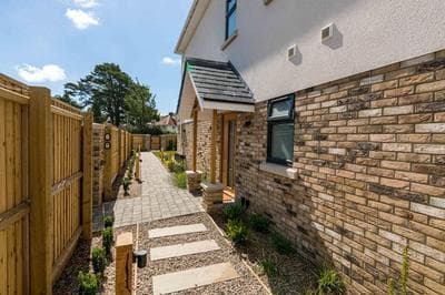 The Laurels by Grandeur Property