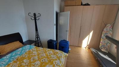 Extra Large One Bedroom Flat with Parking