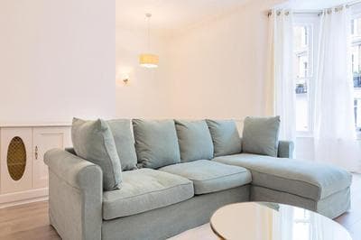 Elegant 2 bedrooms apt in Chelsea with patio