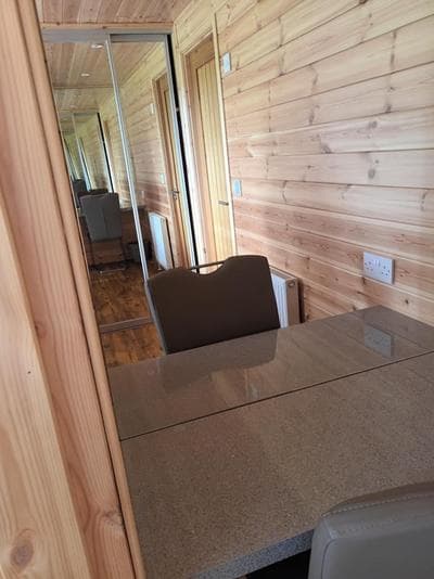 Birch Lodge, Pitlandie - Luxury 2 Bedroom Lodge with Sauna