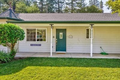 Acorn House - Charming house in green heaven with pool table with lovely backyard