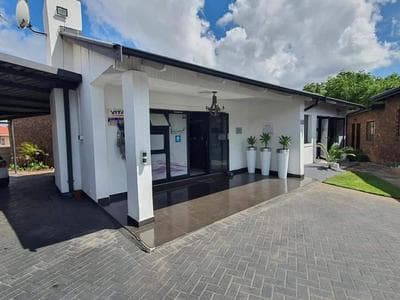 Ledumo Guest lodge