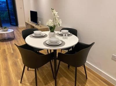 Triple t homes Cosy 2 bedroom Apartment with balcony
