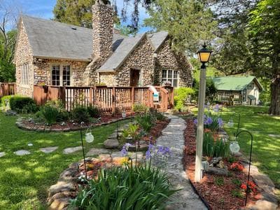 Rock Cottage Gardens B&B