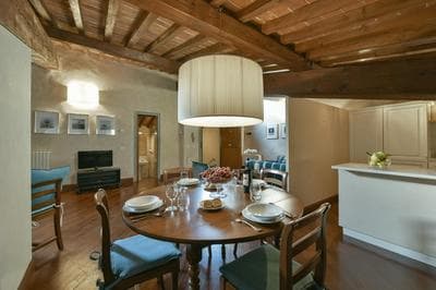 Tiepolo romantic penthouse in the Oltrarno
