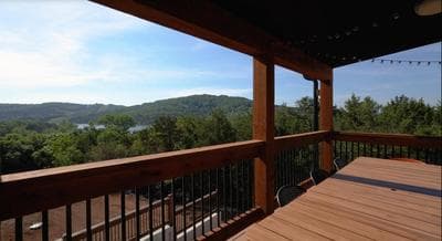 Lake View with Hot Tub & Game Area! Indoor & Outdoor Pool! All Bathrooms Ensuite