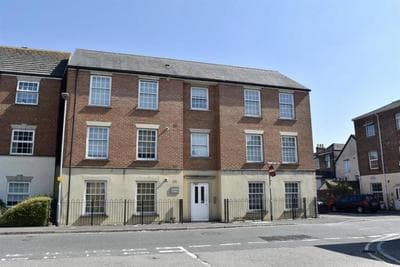 Central Taunton 2-bedroom apartment, great location!
