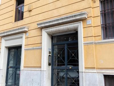 The Best Rent - Colorful one-bedroom apartment in San Giovanni district