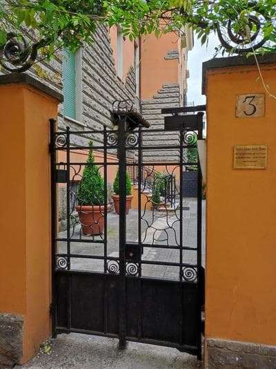 Tucci's Roma Guest House