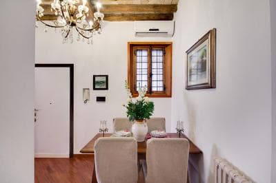 Stunning Pantheon Apartment