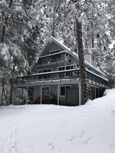 Breckenridge Chalet near Yosemite. Dog friendly!