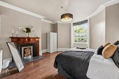 Stunning Georgian Apartment In Yorkshire - Parking