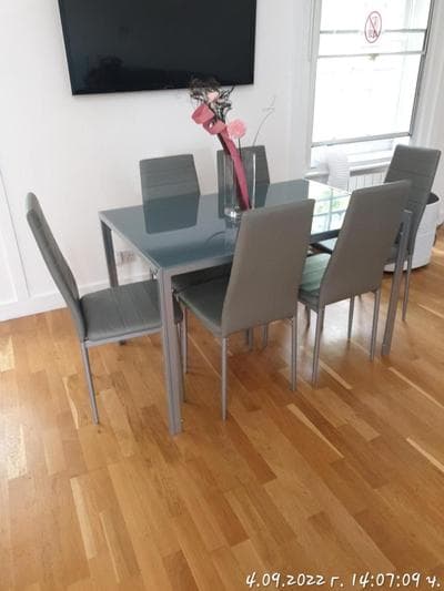 Beautiful 1 Bedroom penthouse Flat