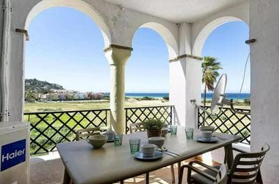 SEMIFRONTAL CON VISTAS, A PIE DE PLAYA,WIFI
