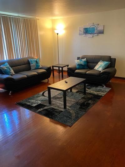 Spacious 3bedroom free wine,WiFi,and parking