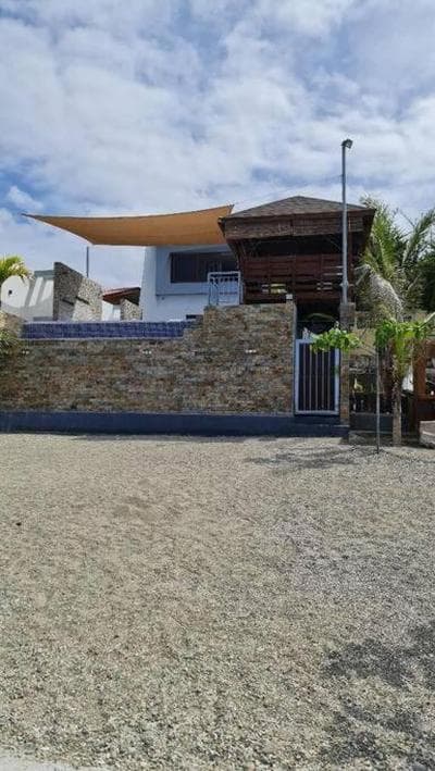 Beachfront Vacation Villa with Infinity Pool