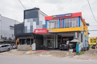 RedDoorz Syariah near RS Mata Padang
