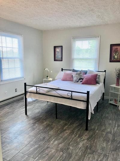 Trestle Creek Farm- farmhouse suite