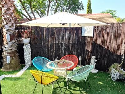 Eagles Landing entire rental unit with solar energy to light up your world in this days of loadshedding!
