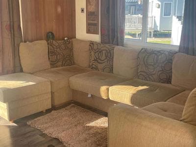 Caravan - Sleeps 8 - Pets Ok - Parking