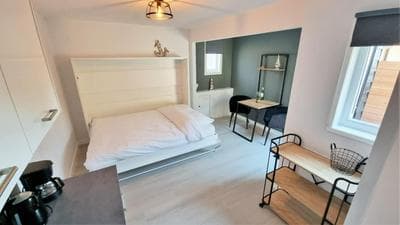 WGM37 practical new studio near the lighthouse