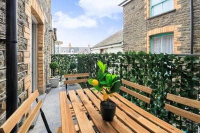 Seafront apartment with balcony, parking and sea views
