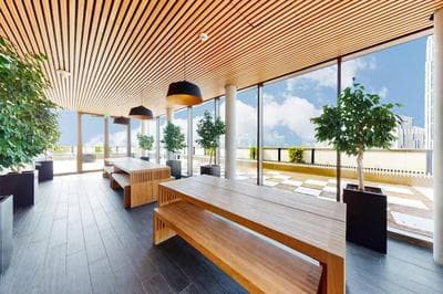 Superb Studio in Greenwich with balcony & roof top