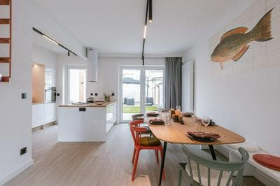 Beautiful modern holiday house with private garden