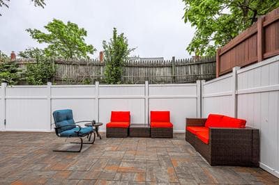 Lovely 2 Bedroom, 2 Bath Unit in West Alexandria.