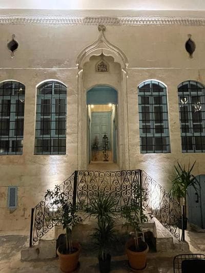 Sarmaşık Otel